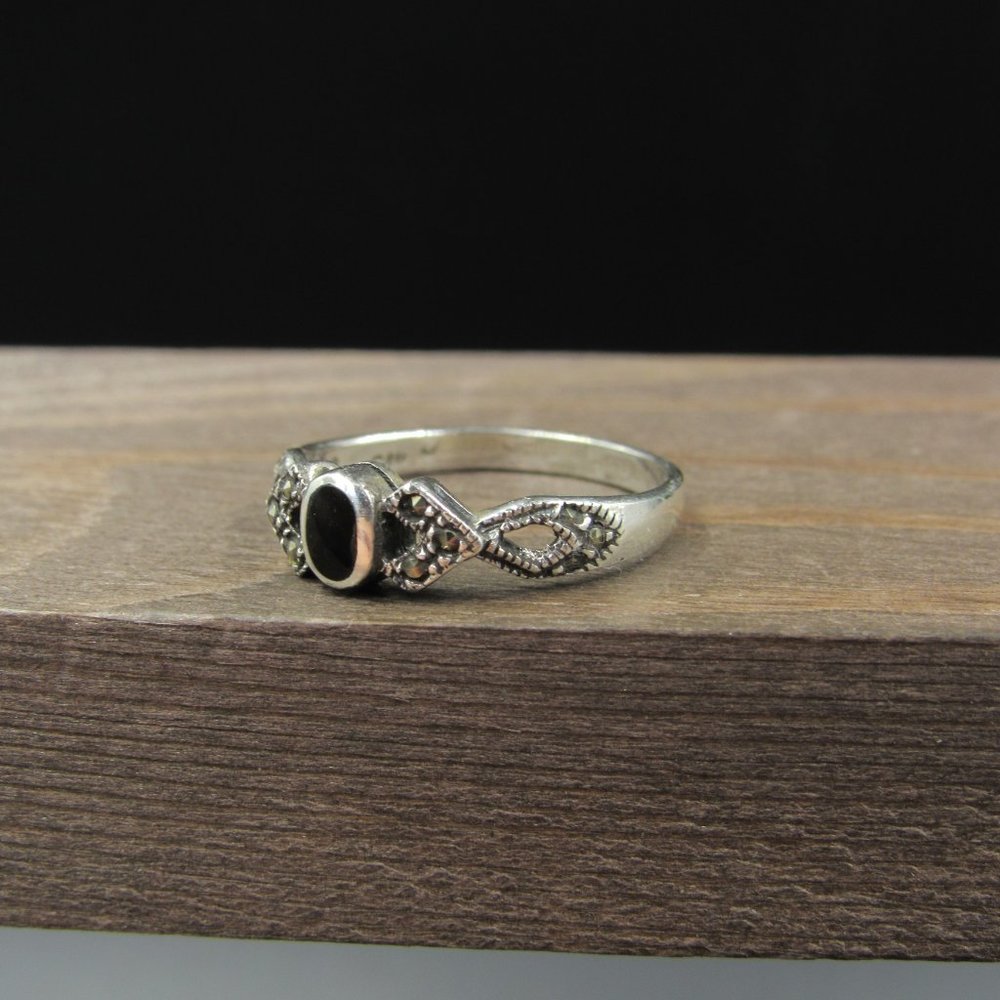Size 7.75 Sterling Silver Multiple Marcasite Gems Band Ring Vintage - Picture 2 of 8